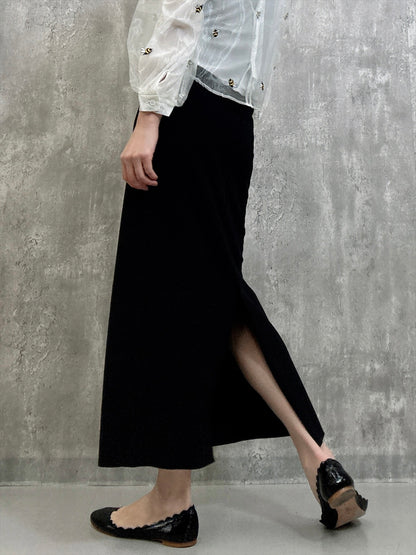 back slit skirt