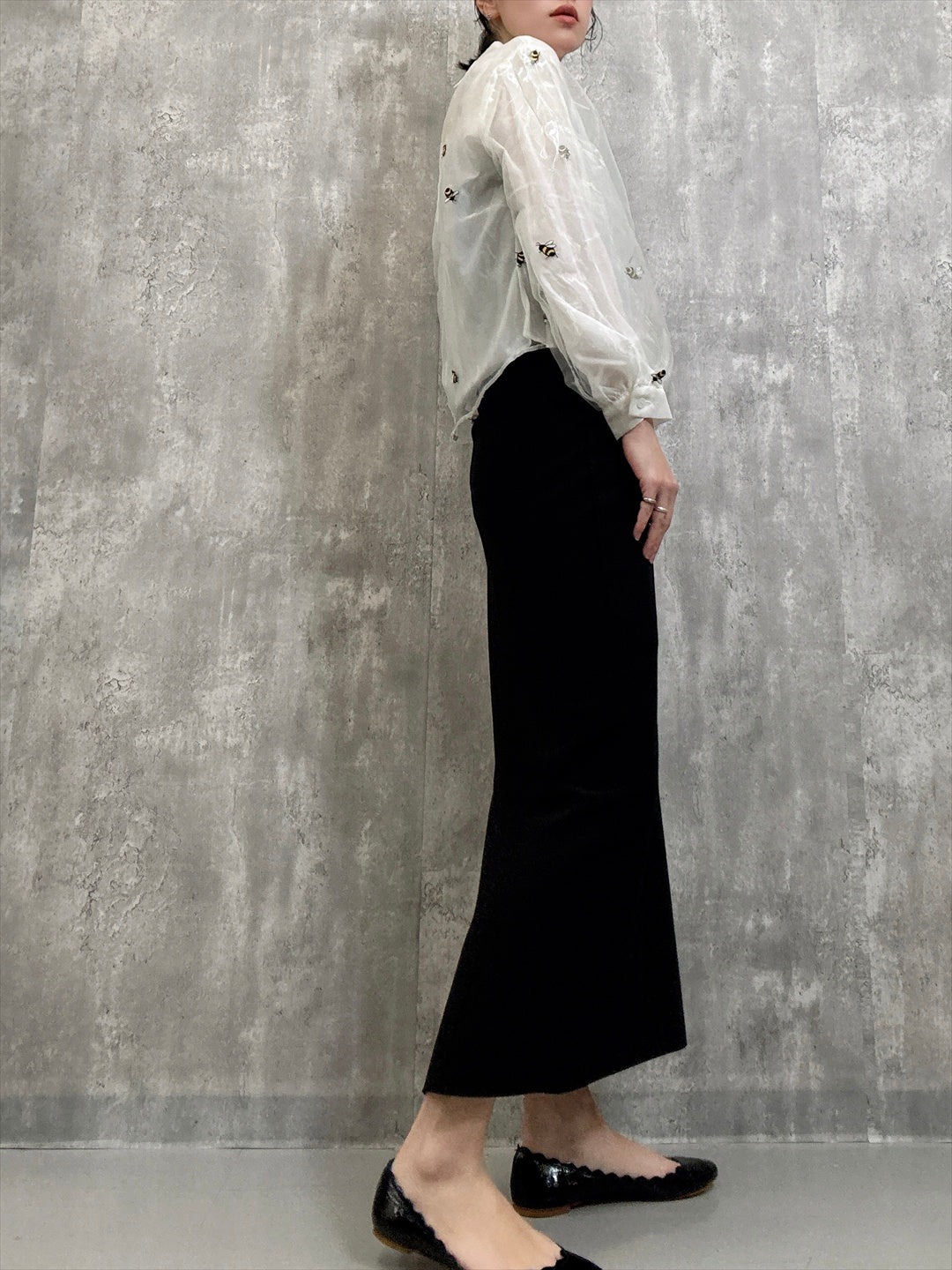 back slit skirt