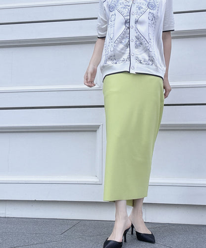 back slit skirt