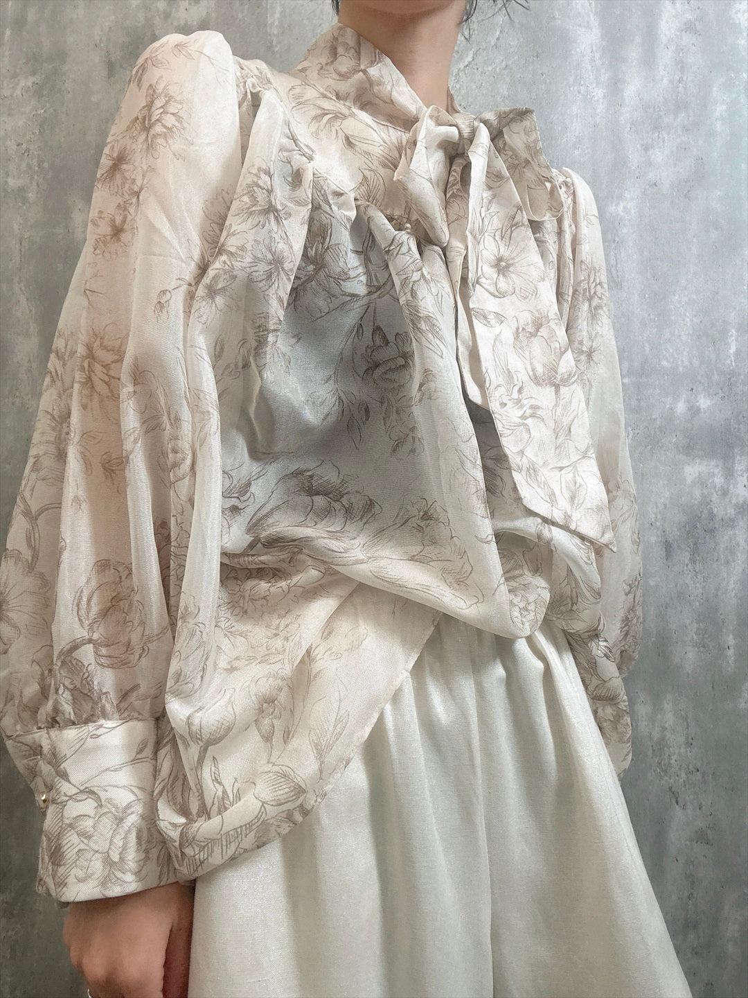 drawing patterned bow tie blouse