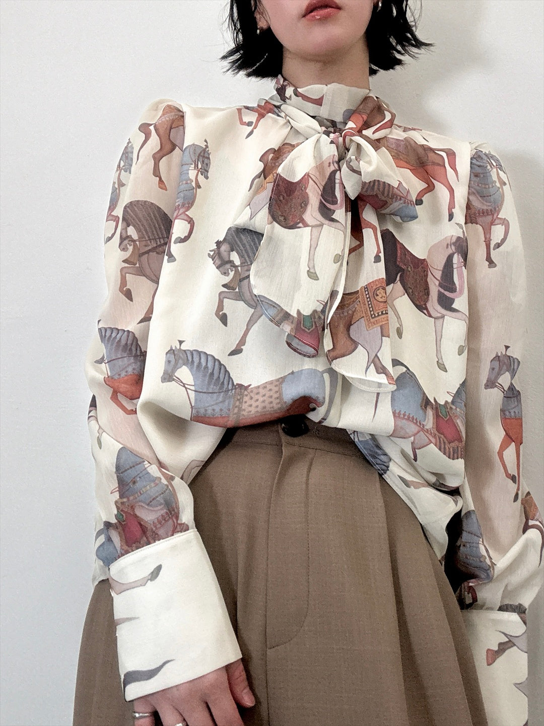 horse pattern bow tie blouse