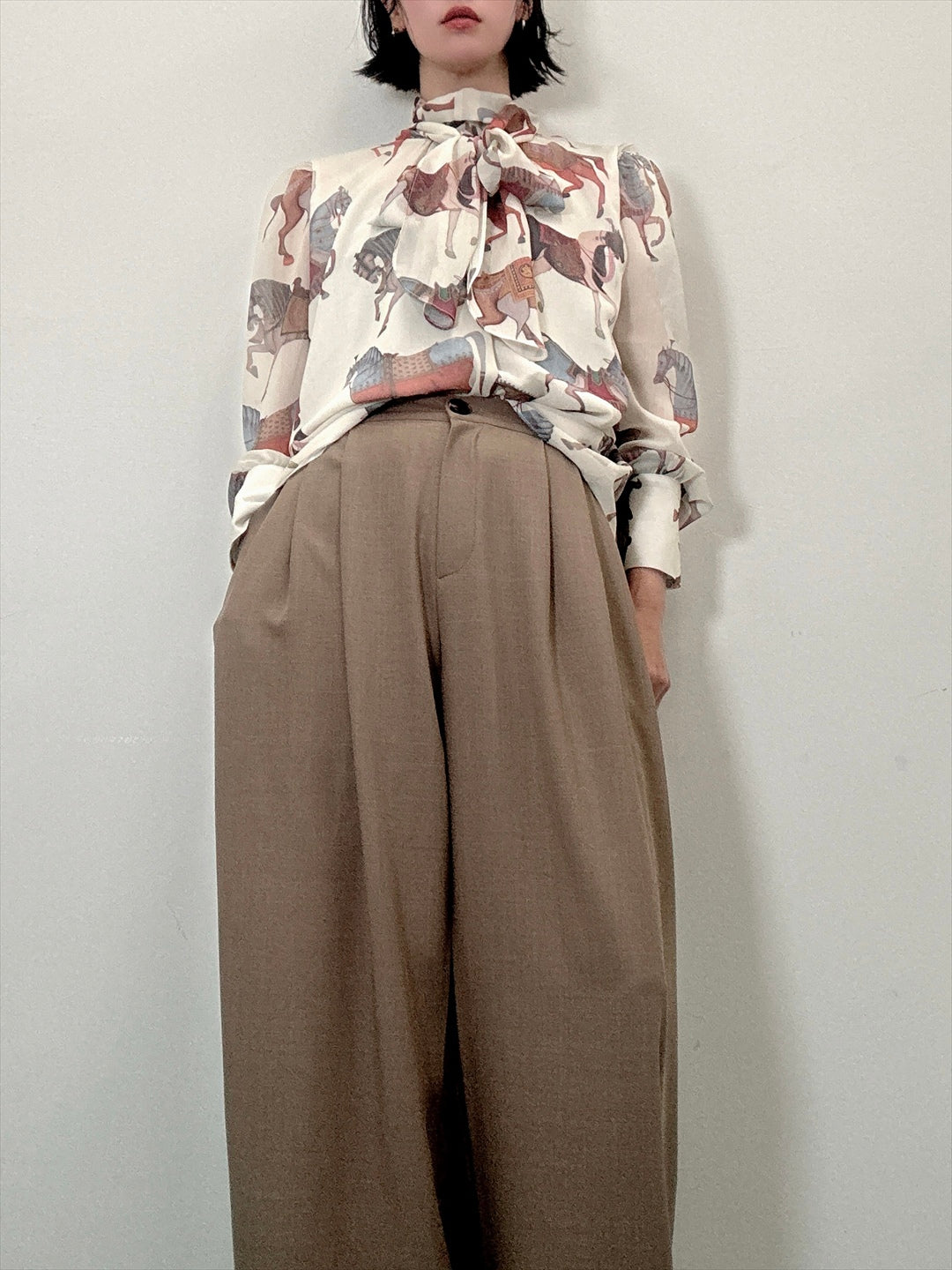 horse pattern bow tie blouse