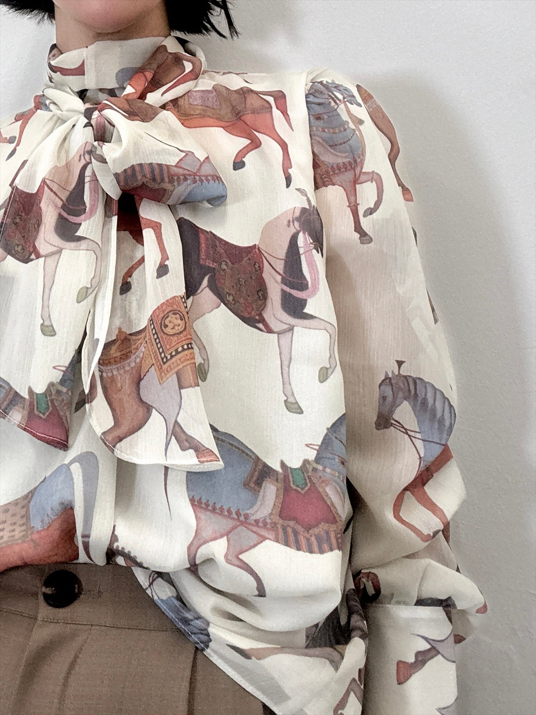 horse pattern bow tie blouse