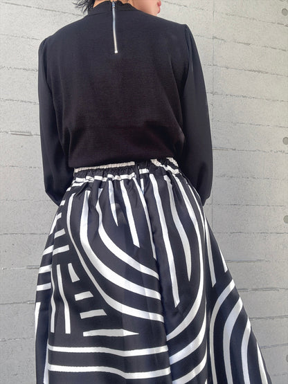 sleeve chiffon back zip knit