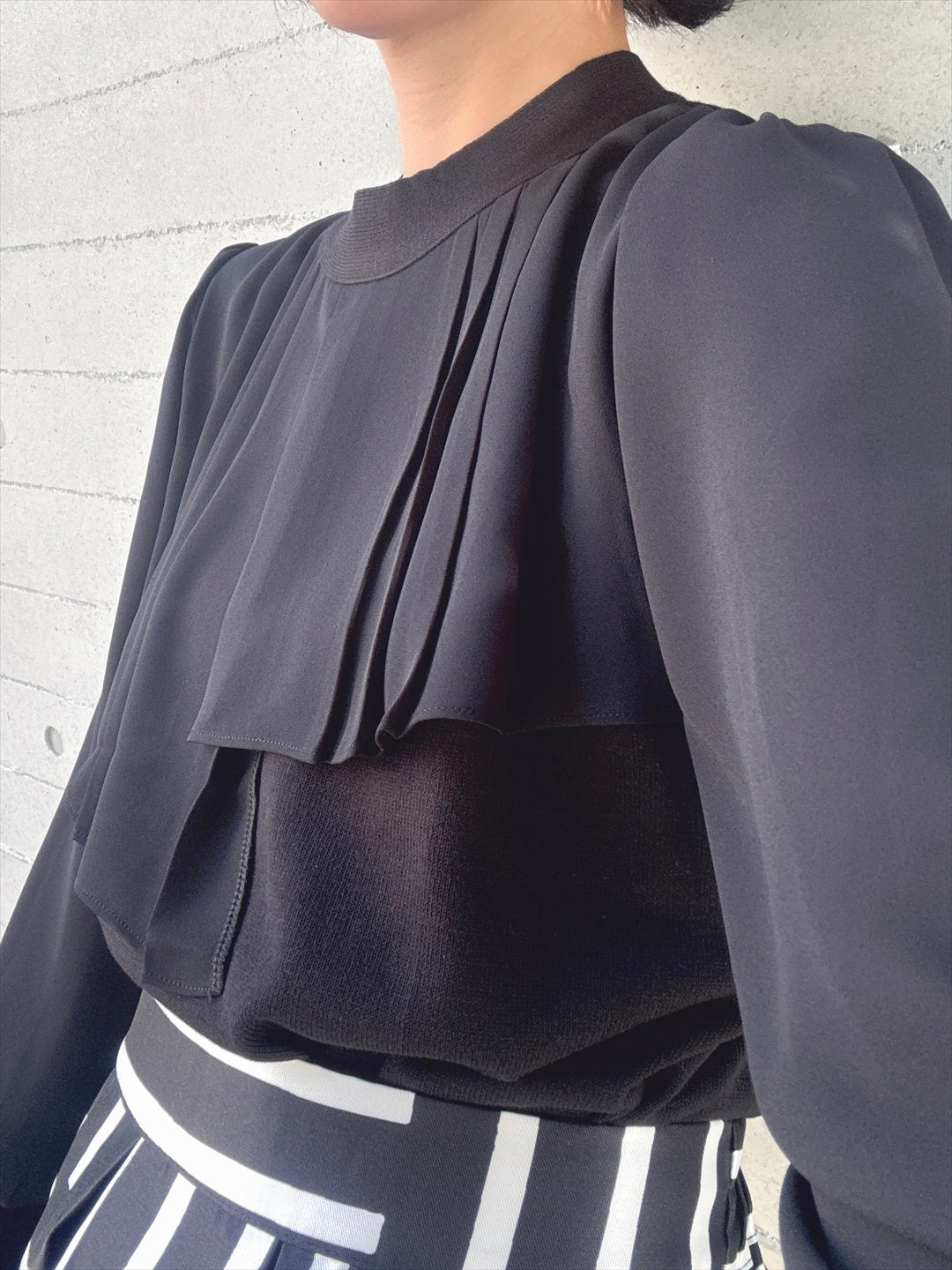 sleeve chiffon back zip knit