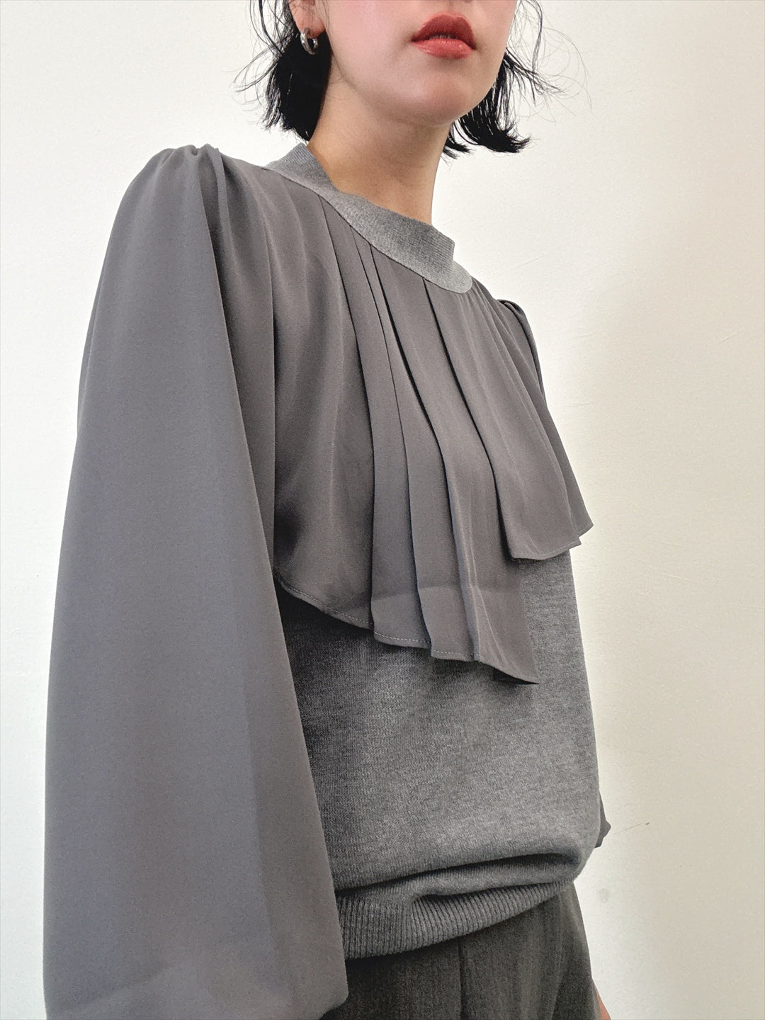 sleeve chiffon back zip knit