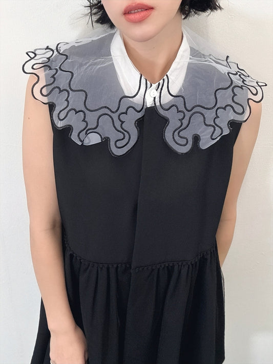 wavy line embroidery false collar