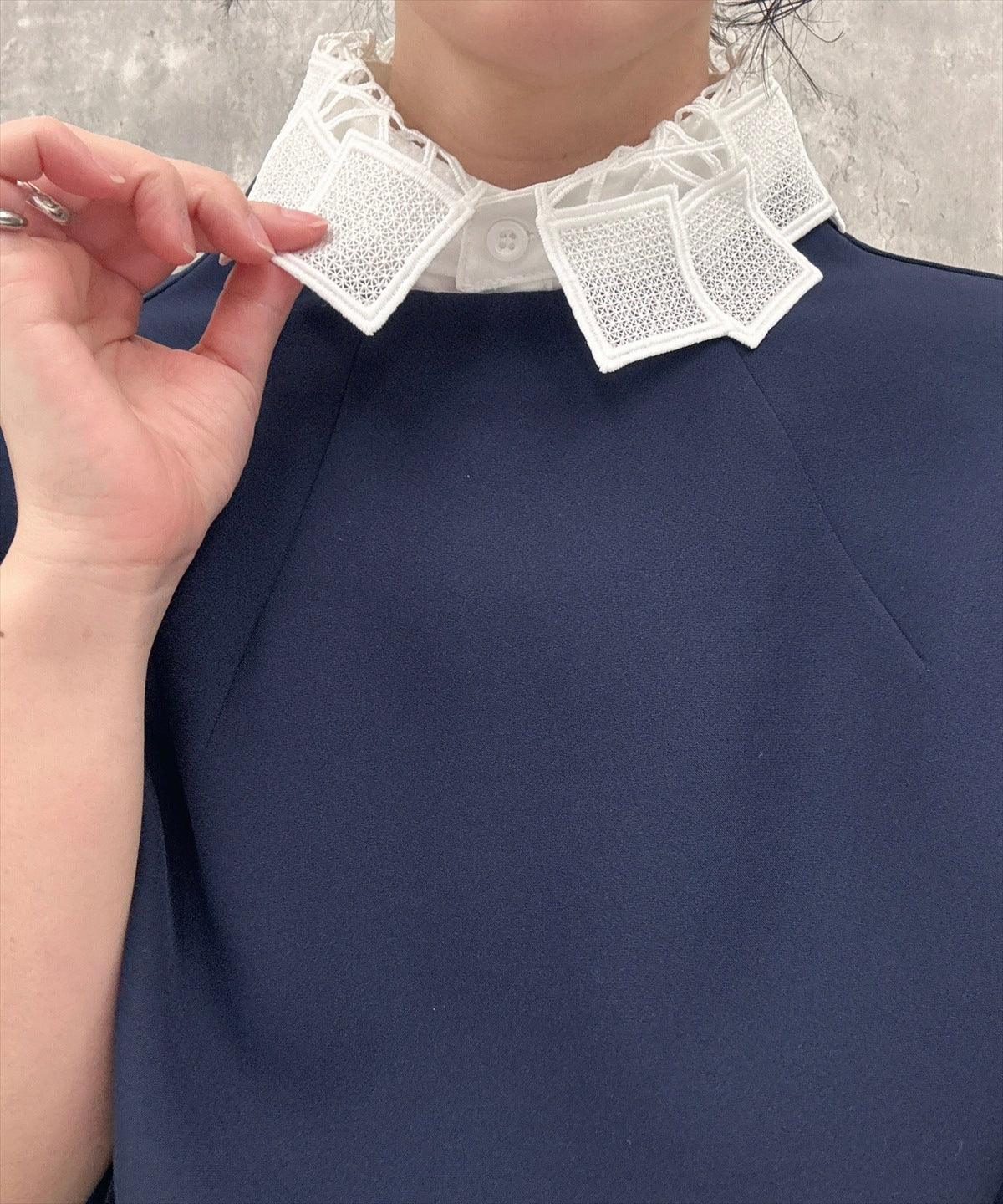 square pattern false collar