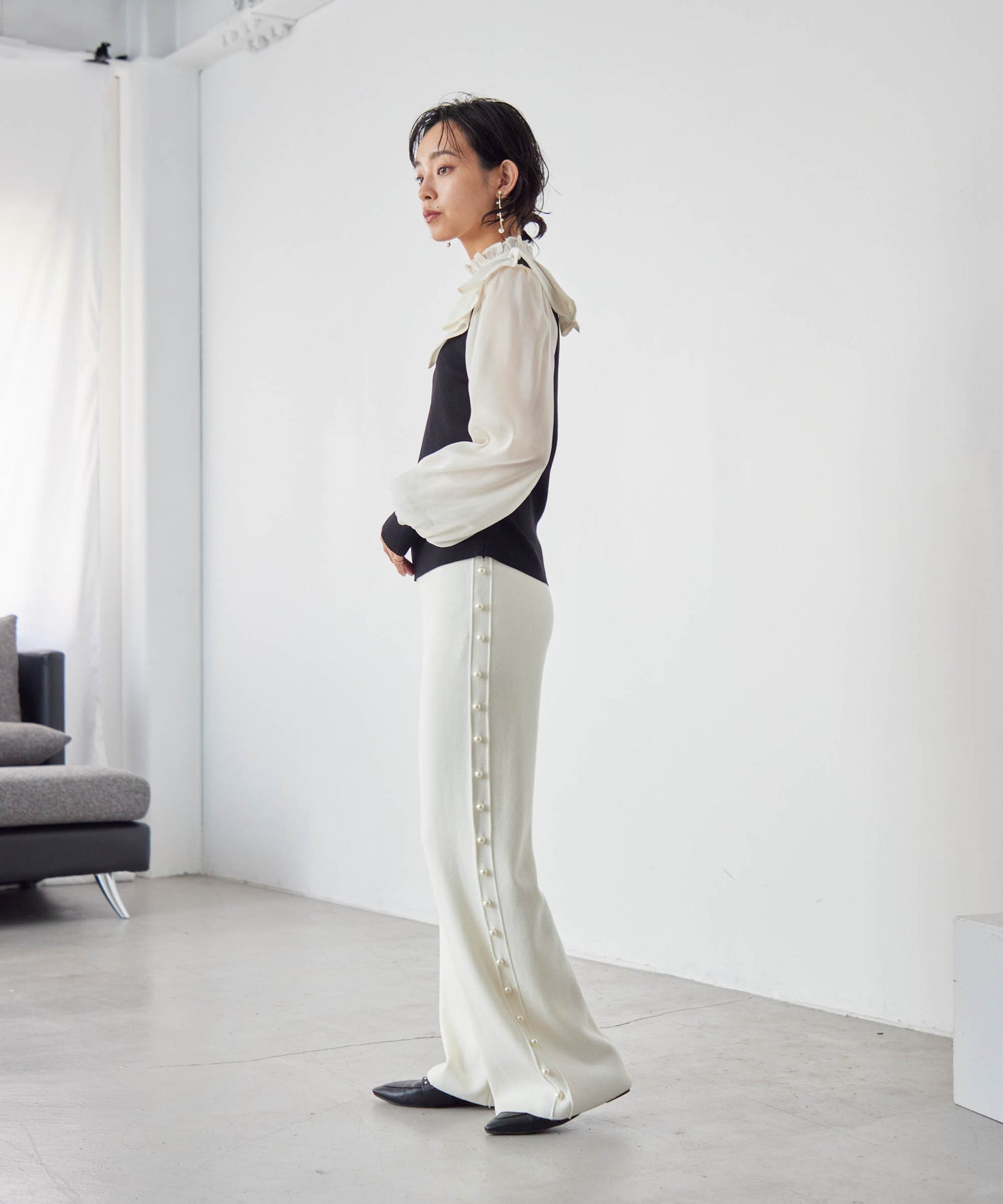 knit pants with side pearls