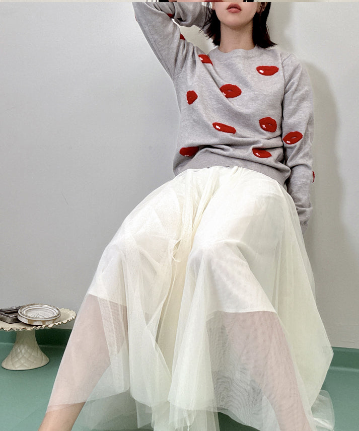 three dimensional lips knit