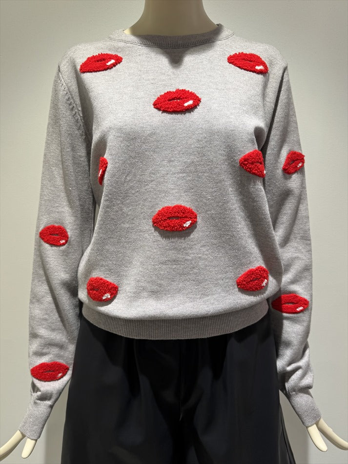 three dimensional lips knit