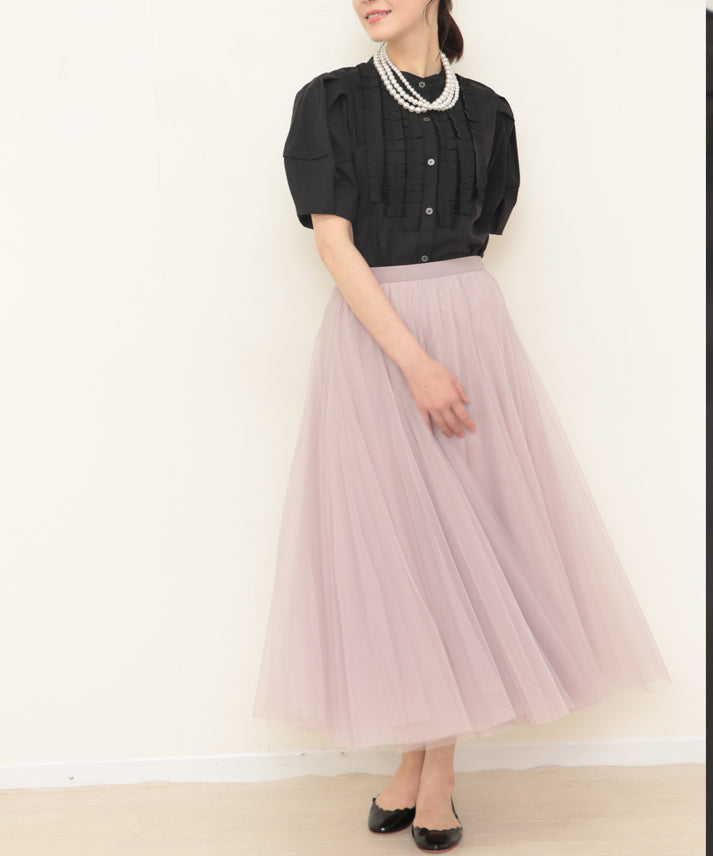 puff sleeves with tack blouse