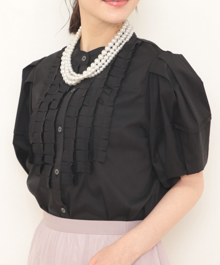 puff sleeves with tack blouse