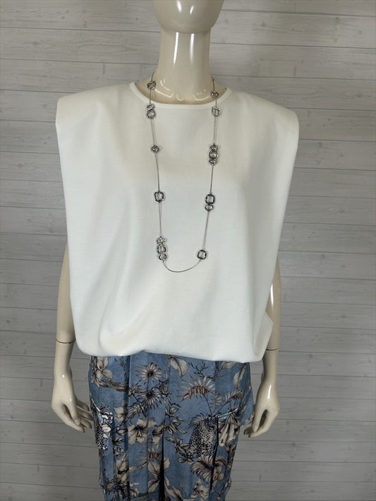 crew neck sleeveless cut and sew (with shoulder pads)