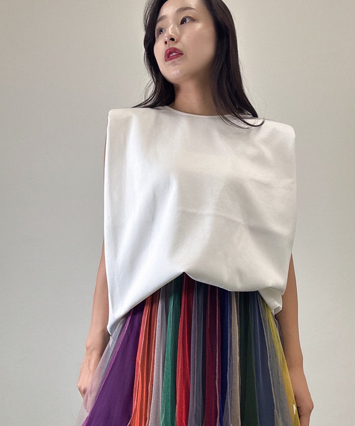 crew neck sleeveless cut and sew (with shoulder pads)