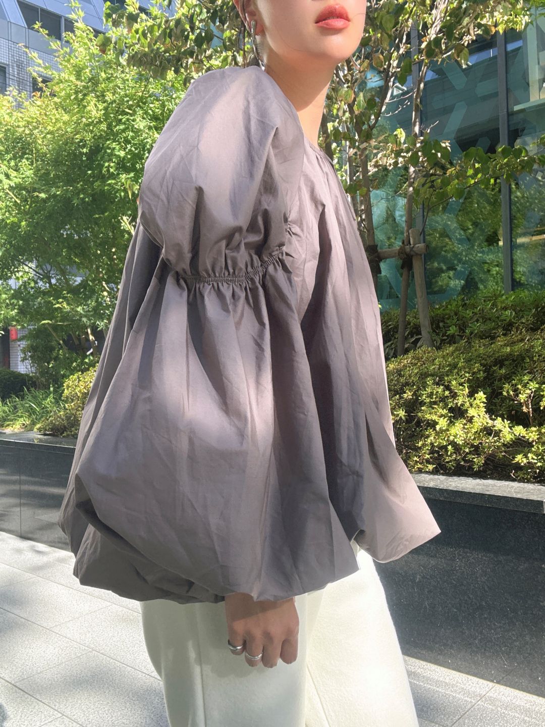 volume long sleeve blouse