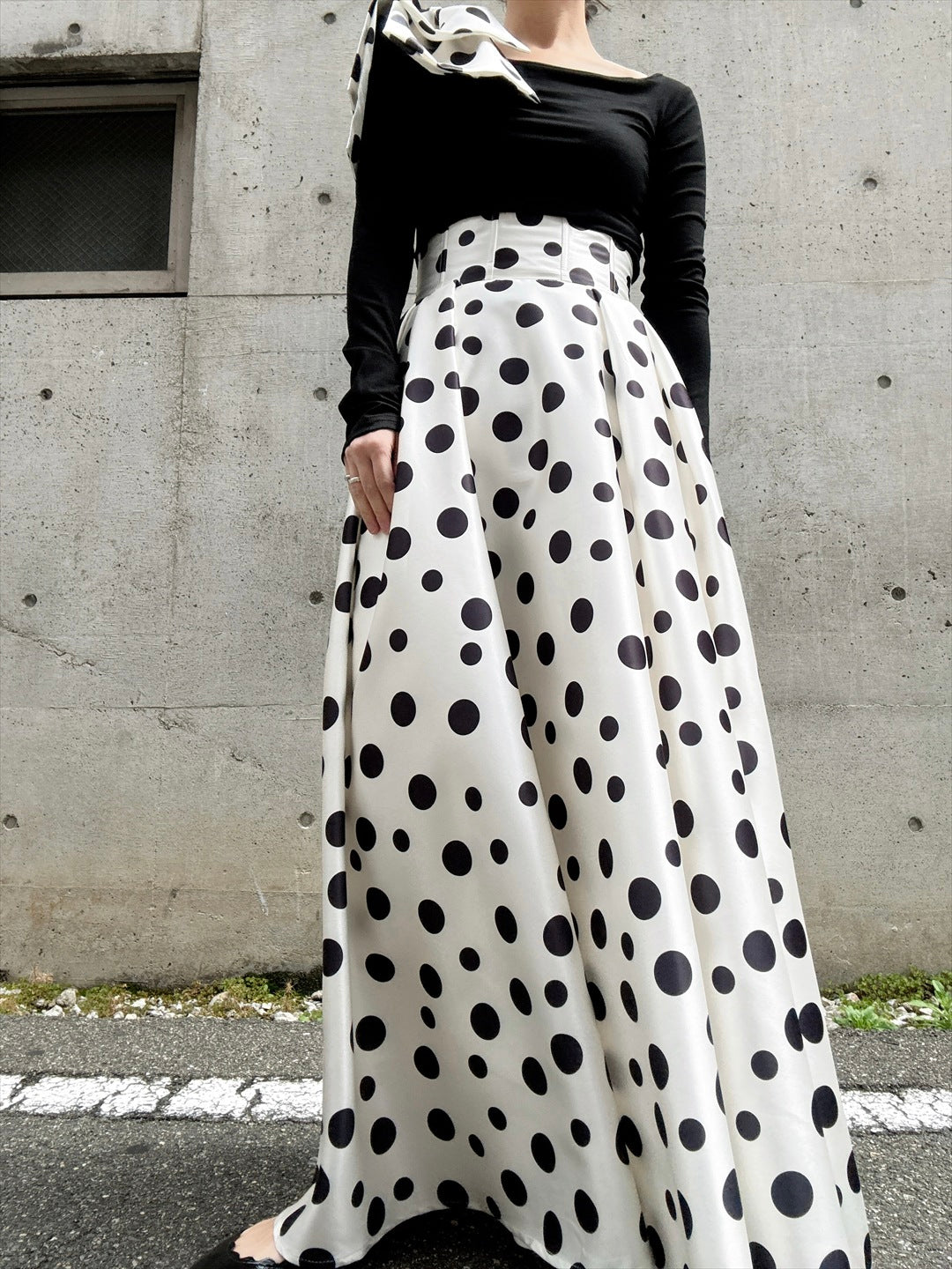 shoulder ribbon one-shoulder tops & polka dot pattern flare skirt setup