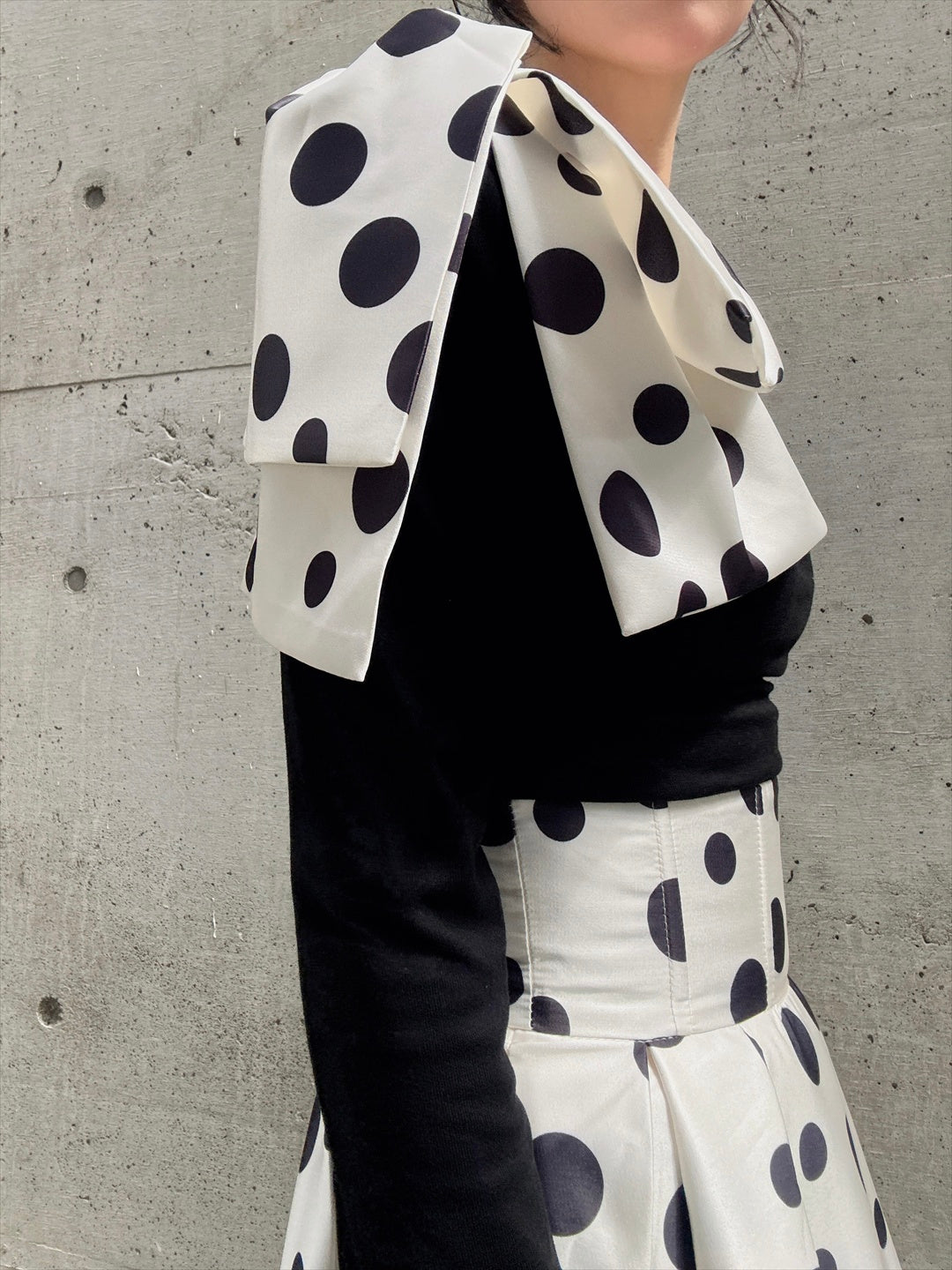 shoulder ribbon one-shoulder tops & polka dot pattern flare skirt setup