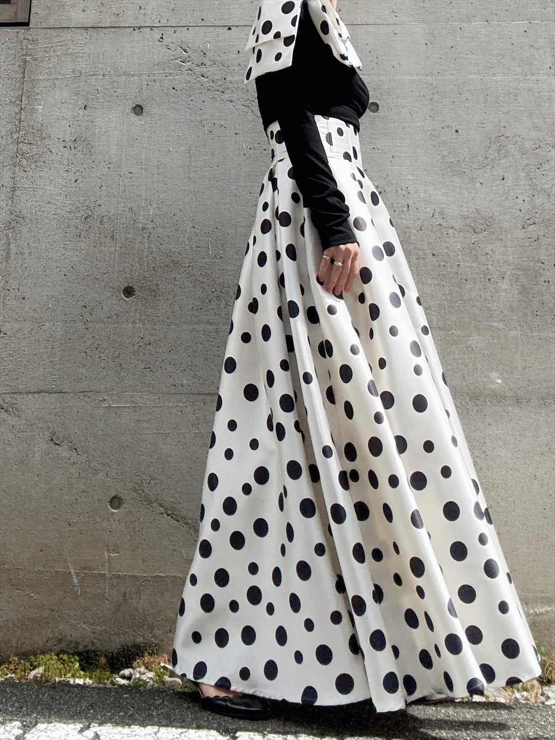 shoulder ribbon one-shoulder tops & polka dot pattern flare skirt setup