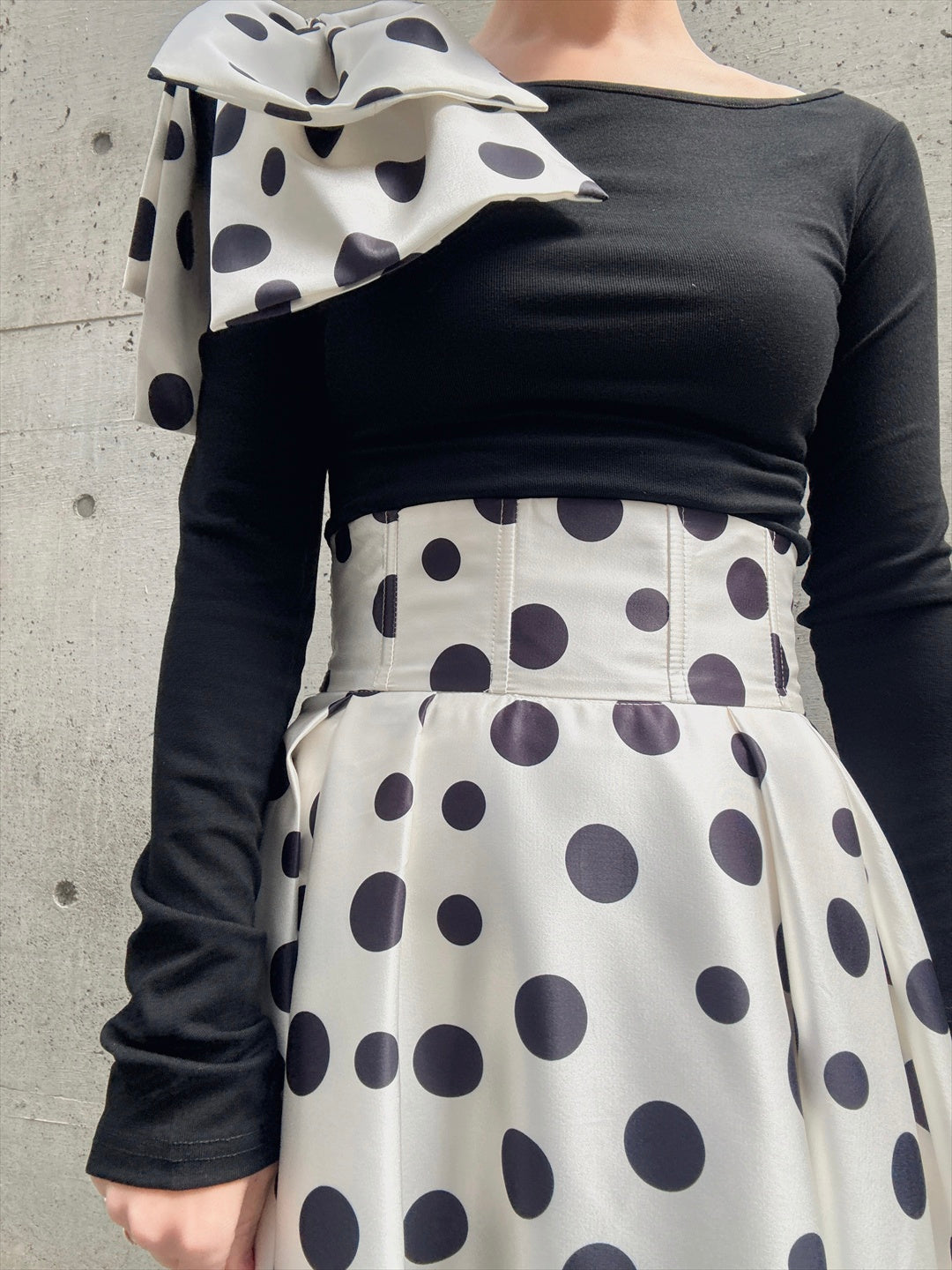 shoulder ribbon one-shoulder tops & polka dot pattern flare skirt setup