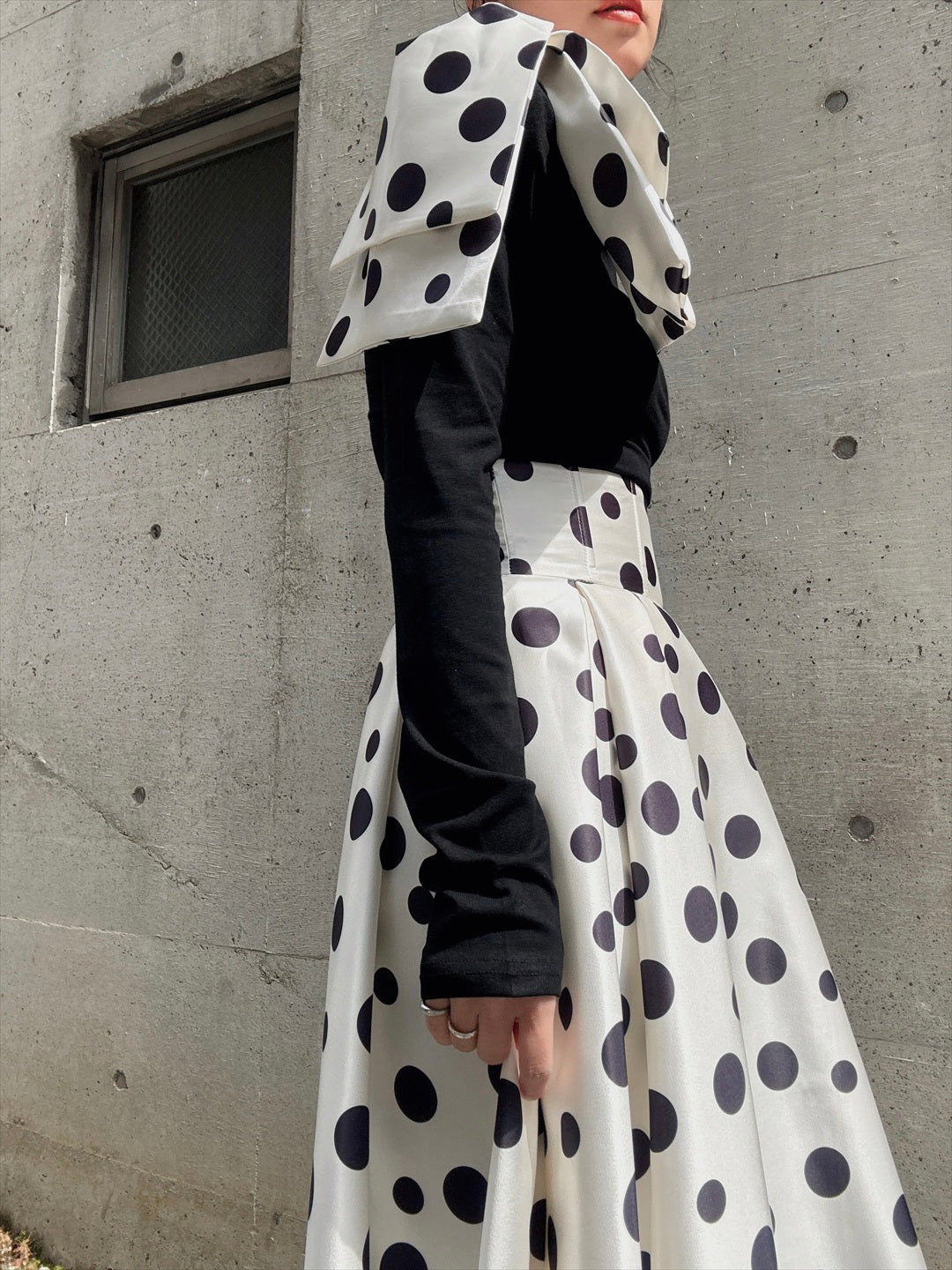 shoulder ribbon one-shoulder tops & polka dot pattern flare skirt setup