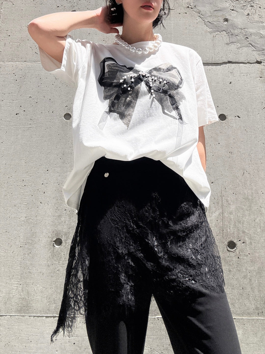 ribbon motif Tshirt