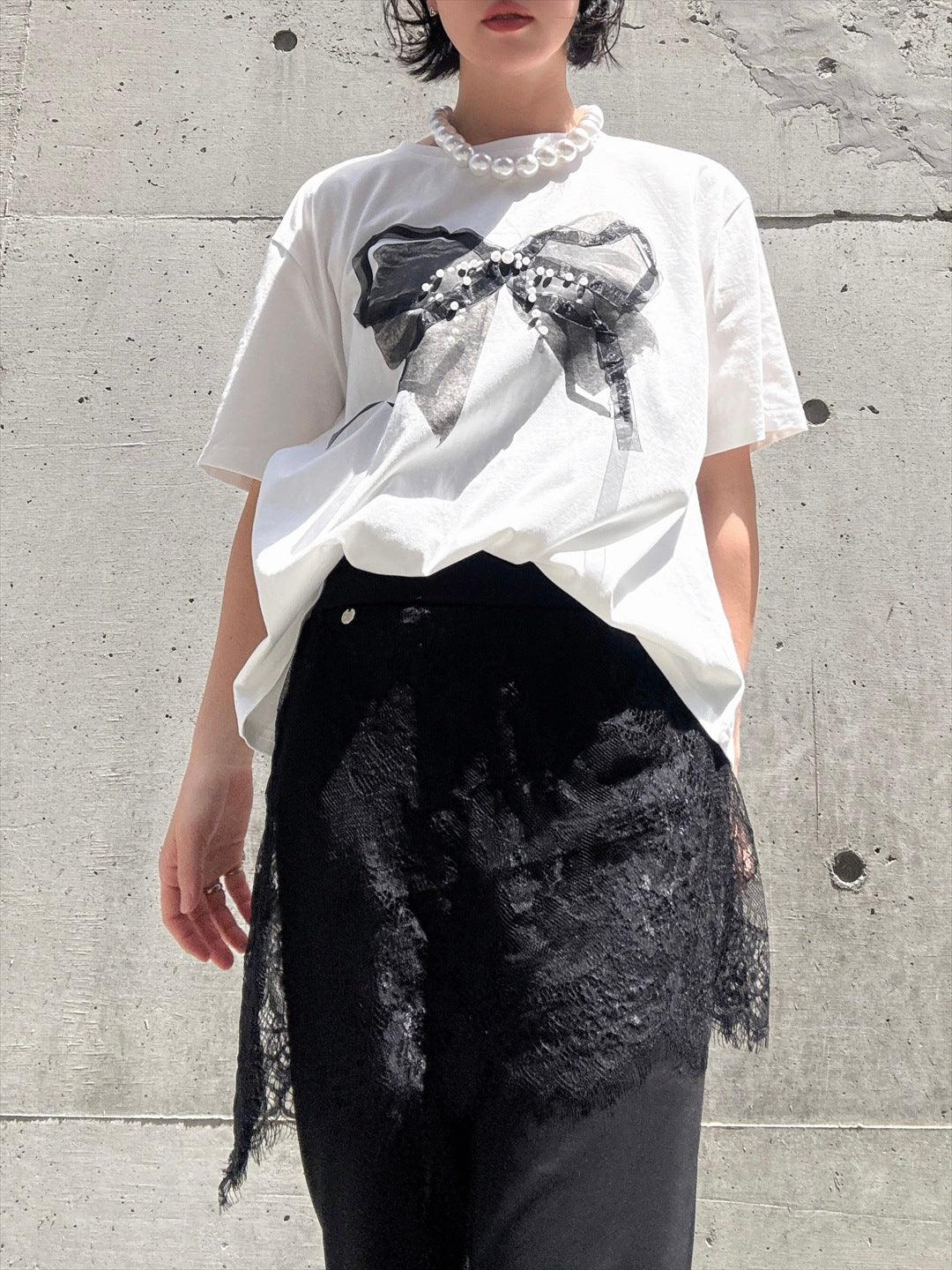 ribbon motif Tshirt