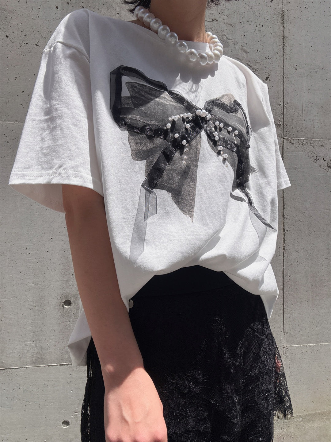 ribbon motif Tshirt