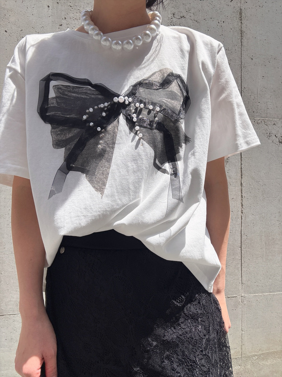 ribbon motif Tshirt