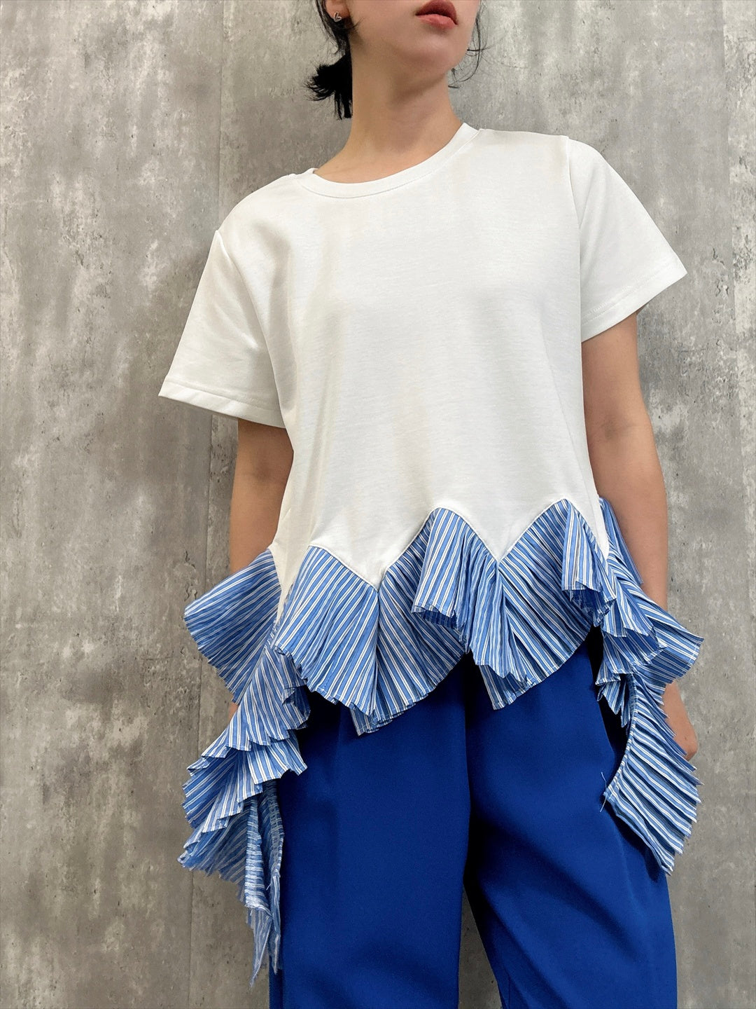 asymmetry frill cat and saw