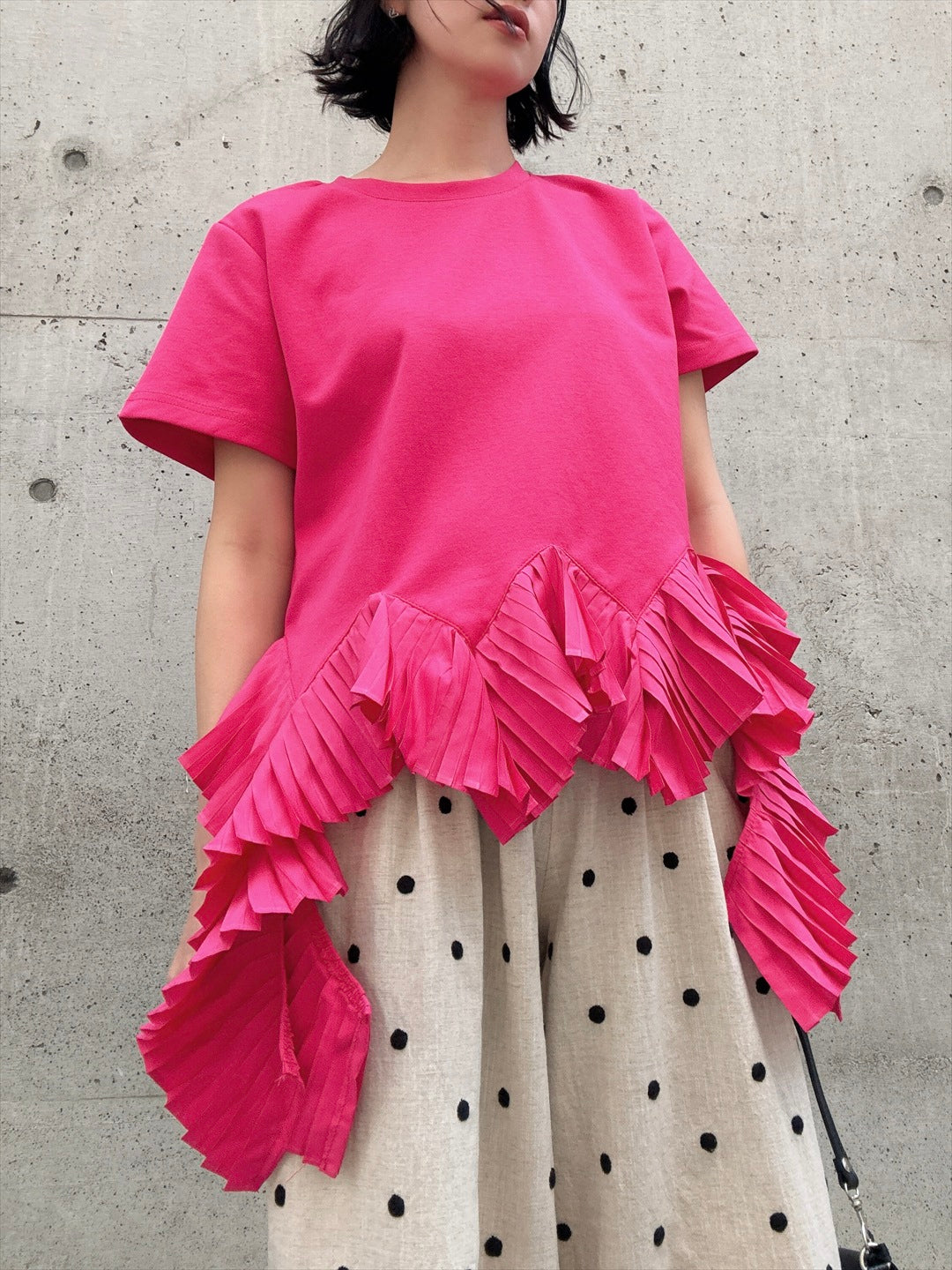 asymmetry frill cat and saw