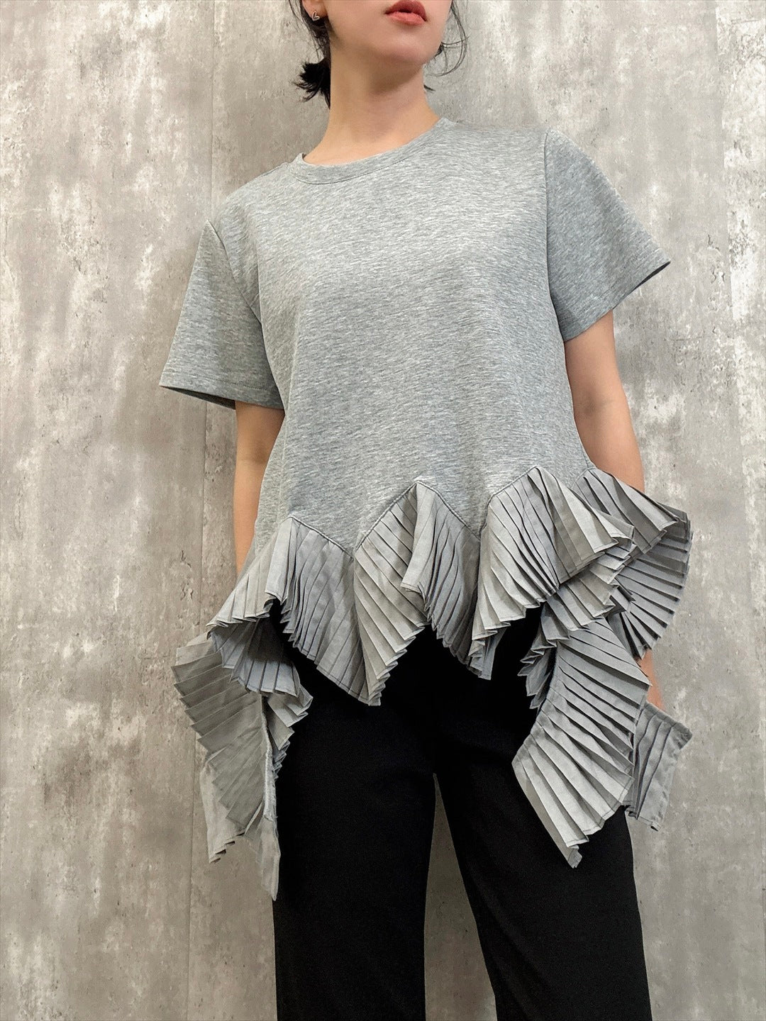 asymmetry frill cat and saw