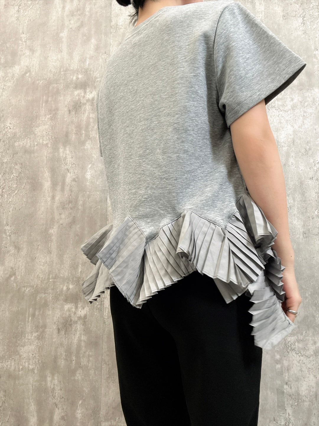 asymmetry frill cat and saw