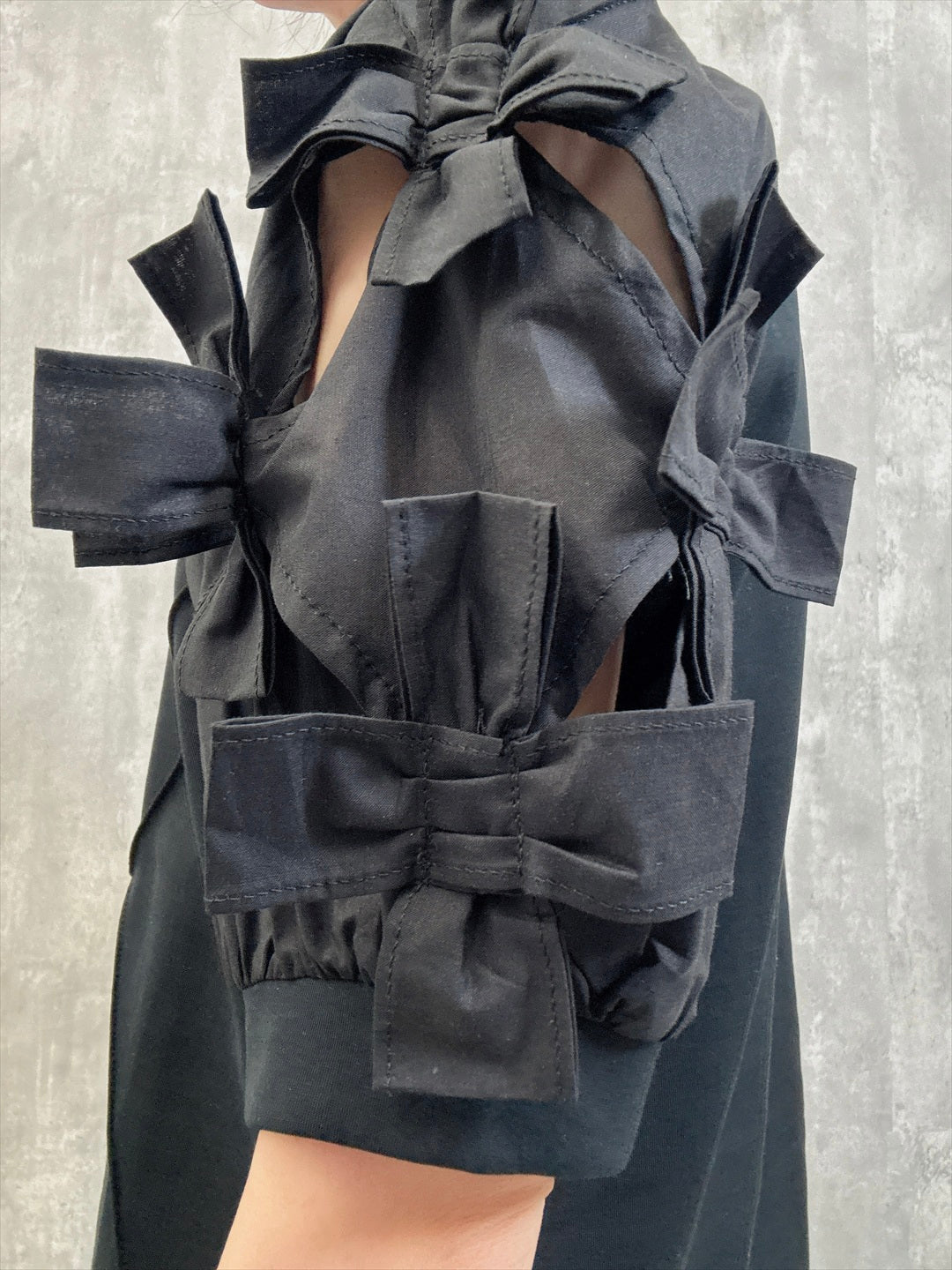 ribbon sleeve pullover