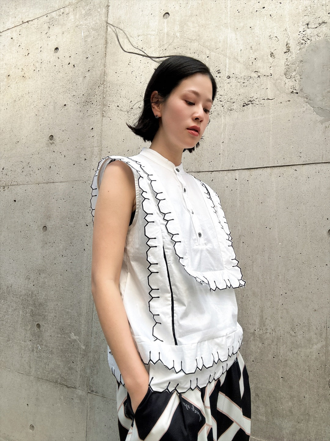 nosleeve　frilled yoke blouse