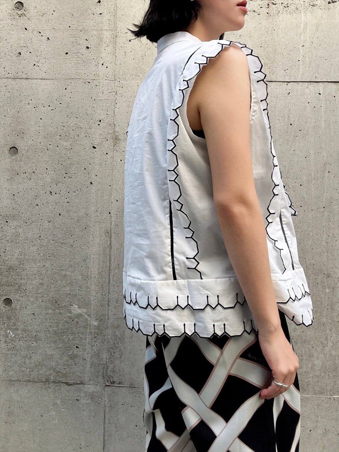 nosleeve　frilled yoke blouse