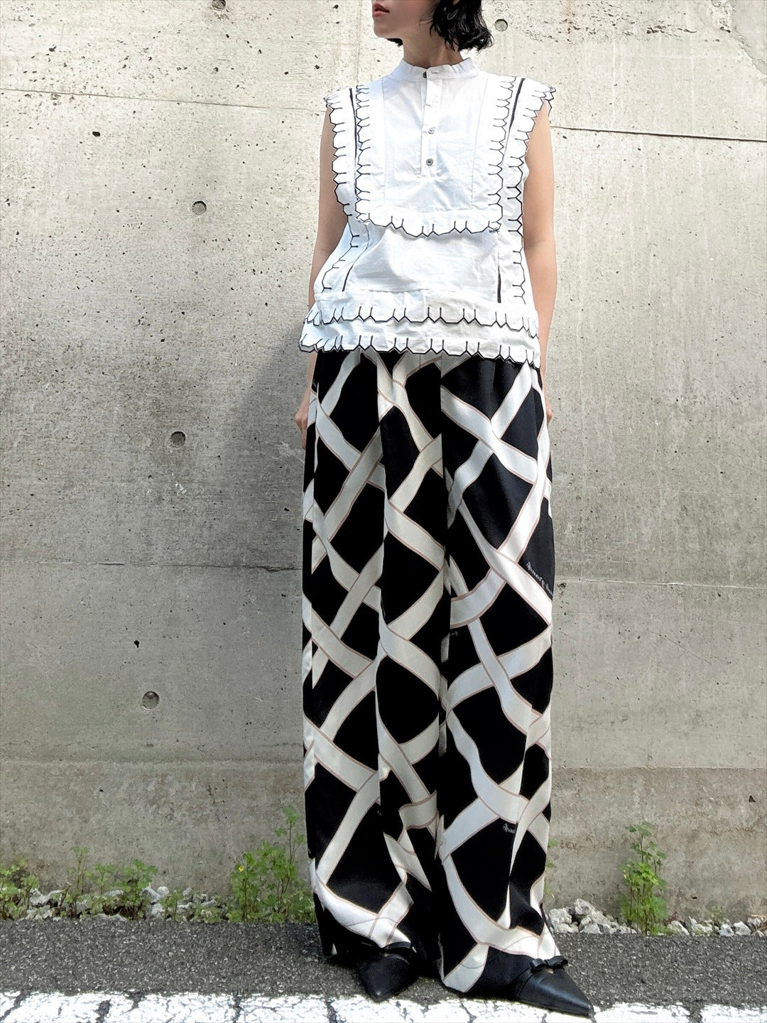 nosleeve　frilled yoke blouse