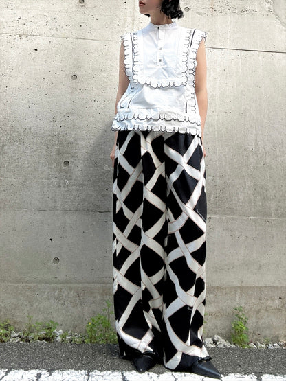 nosleeve　frilled yoke blouse