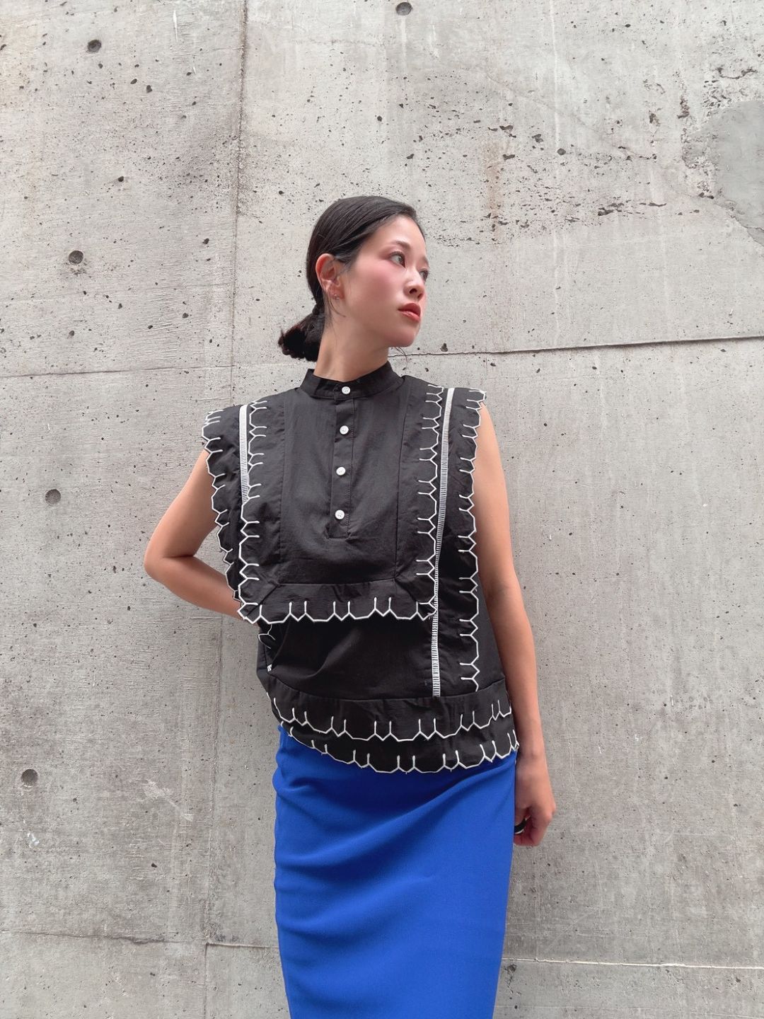 nosleeve　frilled yoke blouse