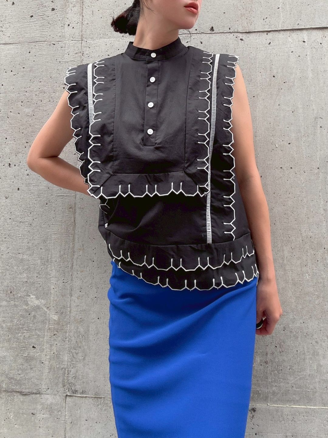 nosleeve　frilled yoke blouse