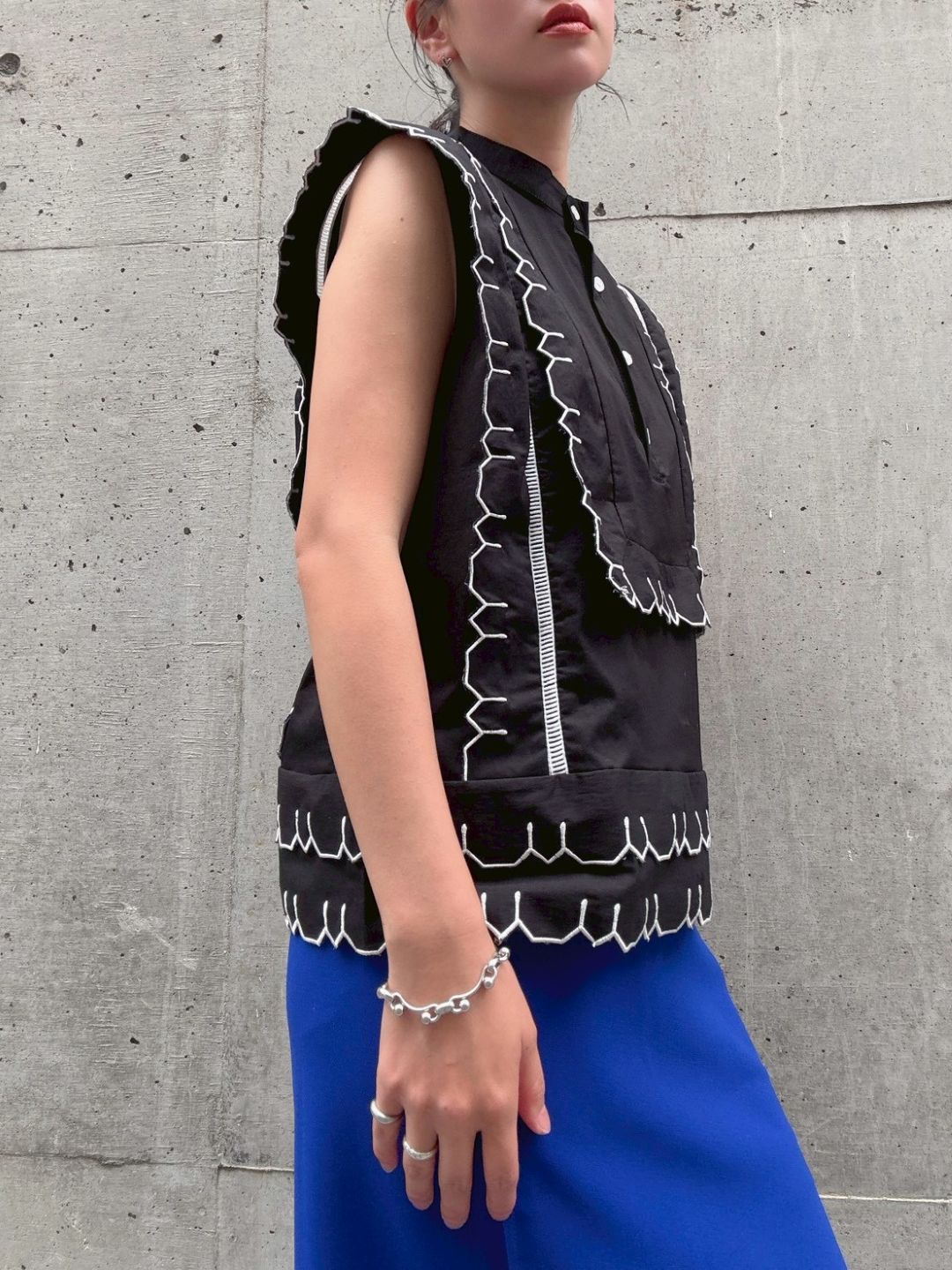 nosleeve　frilled yoke blouse