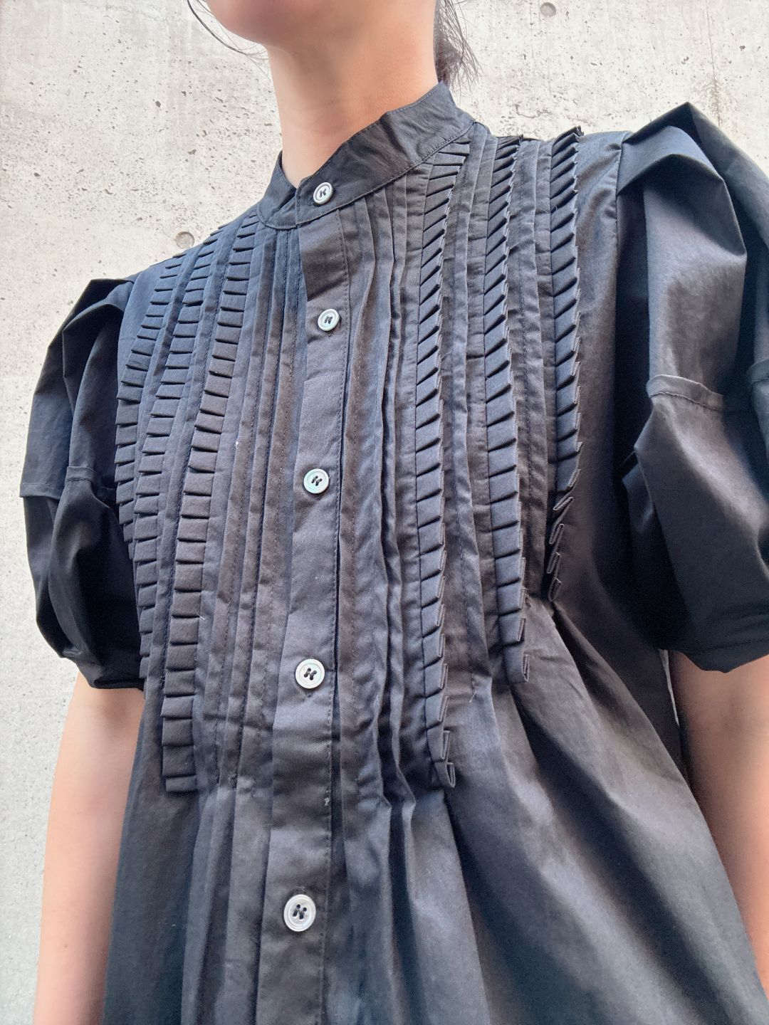 front　pintuck　volume　sleeve　blouse