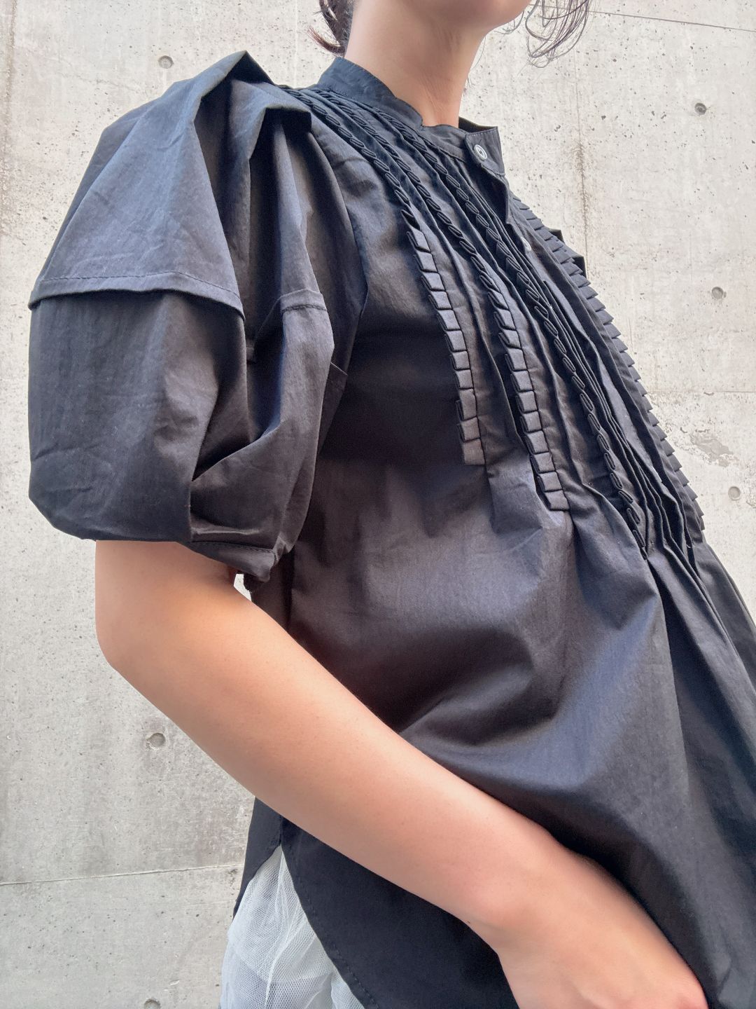 front　pintuck　volume　sleeve　blouse