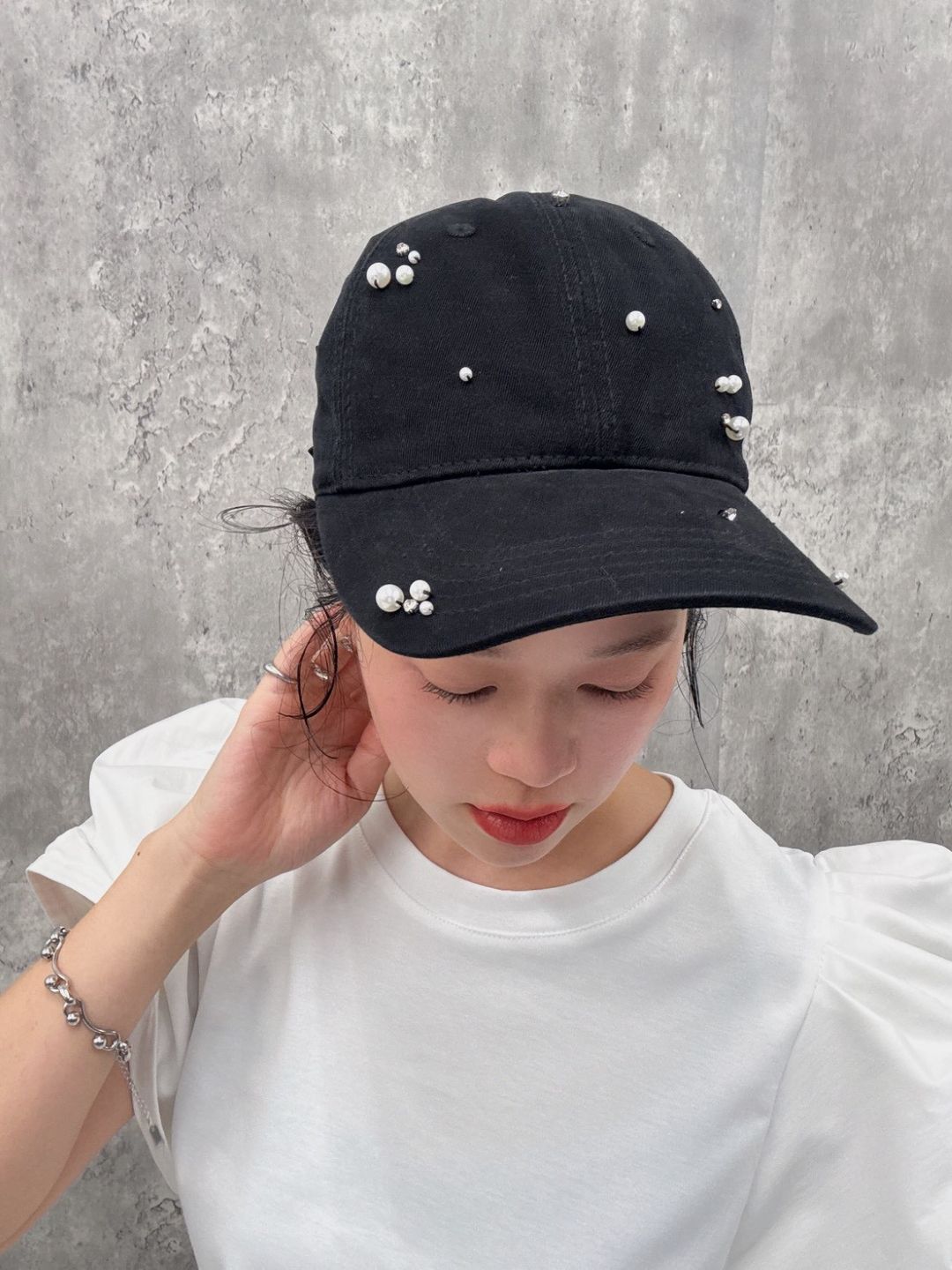 pearl cap