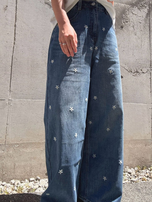 Heart Embroidered Wide Jeans