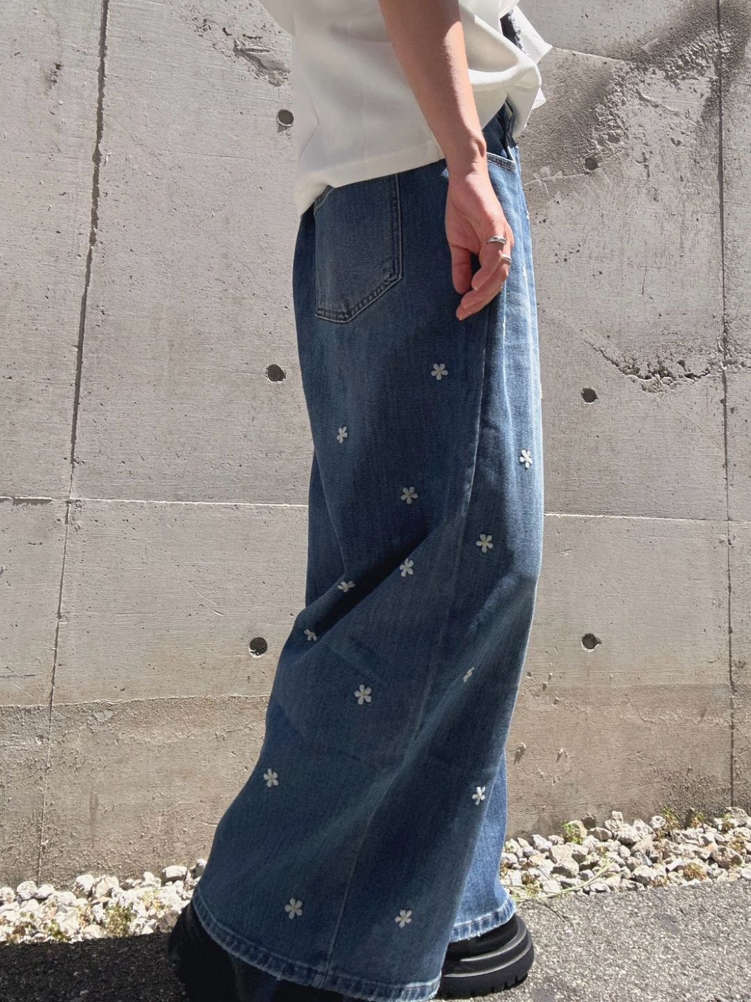 Heart Embroidered Wide Jeans