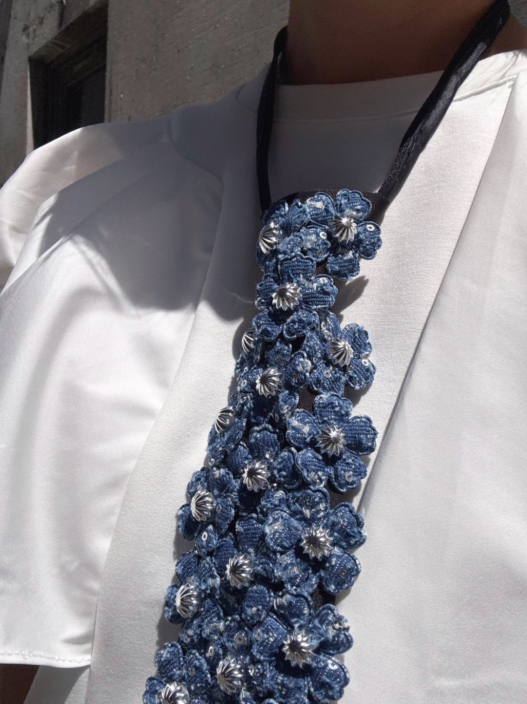 flower kuroshe necktie