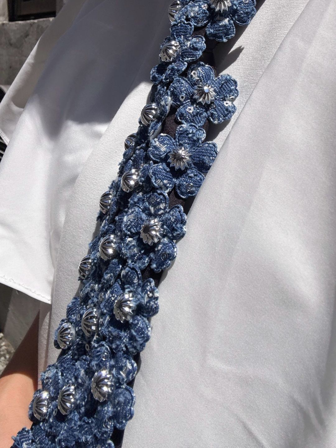 flower kuroshe necktie
