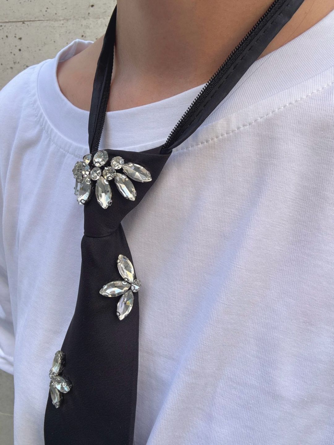 flower bijou necktie