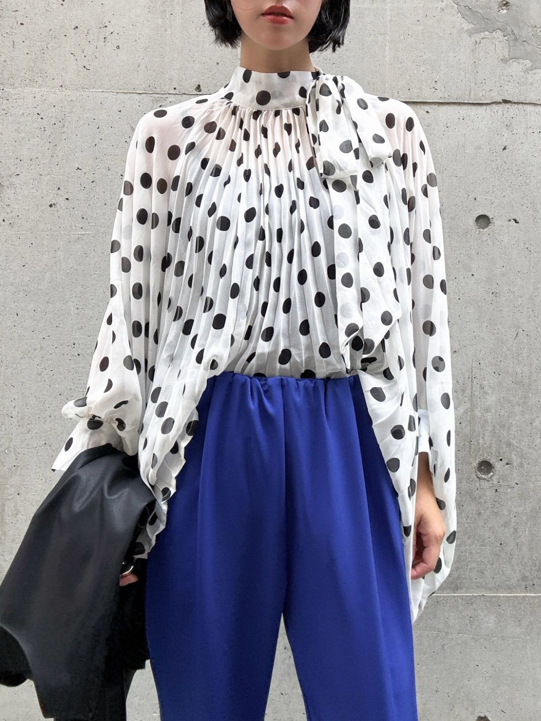 dot gather pleats blouse